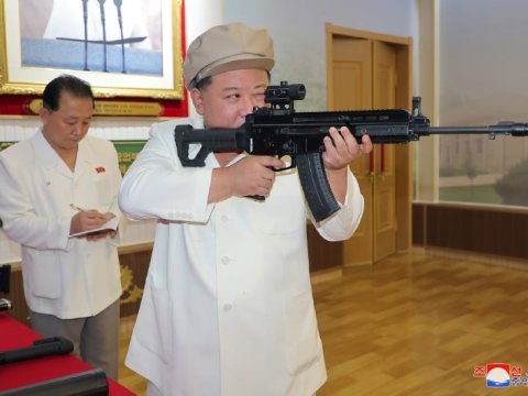 Şimali Koreya liderindən göstəriş - Raket istehsalını artırın!