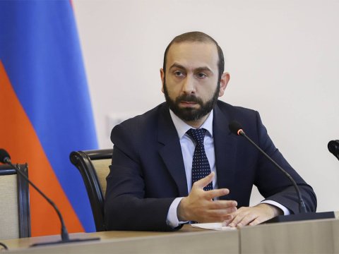 Mirzoyan həmkarı ilə danışıqlar apardı