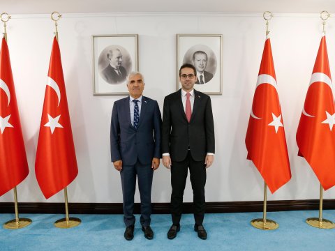 Fidanın müavini axısqa türklərinin təmsilçisini qəbul etdi