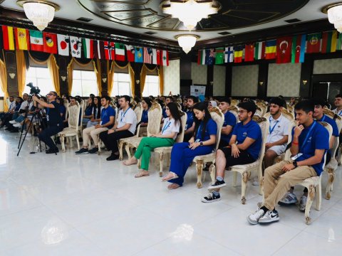 Diasporda yeni nəsil gənclər: Onlar əvvəlkilərdən nə ilə fərqlənir...