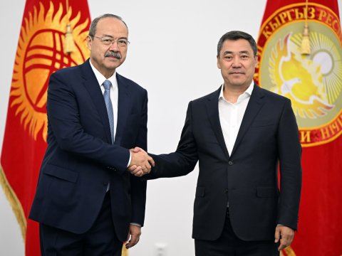 Japarov Özbəkistan baş naziri ilə nələri müzakirə etdi?