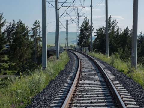 Piyada ehtiyatsızlığı dəmir yolunda qəzaya səbəb oldu