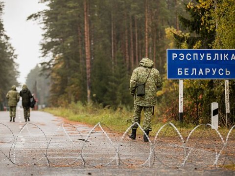 Litva Belarusla sərhədini qismən bağlayıb