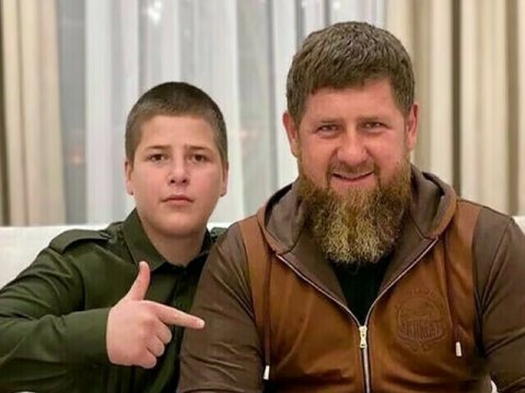 Kadırovun oğlu Quranı yandıran şəxsi həbsxanada döyüb