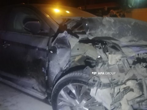 Maşın ağaca çırpıldı - 3 nəfər öldü
