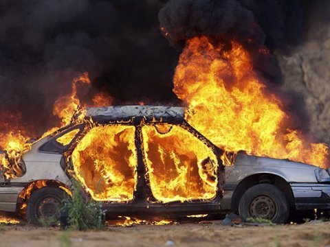 Bir gecədə üç maşın yandı