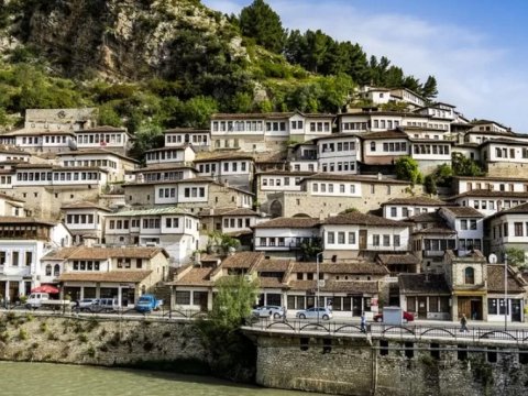 Turistlər hesabı ödəmədi - İşə baş nazir qarışdı
