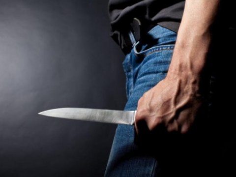 16 yaşlı oğlan anasını öldürdü, qardaşını yaraladı - YENİLƏNİB