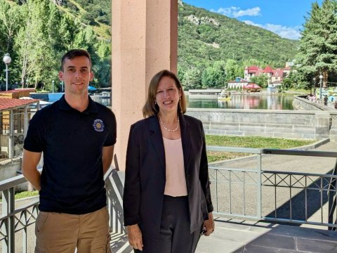 İrəvandakı ABŞ səfiri Cermukda Aİ müşahidəçiləri ilə görüşdü