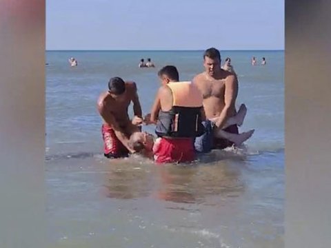 Ata və iki oğlu belə xilas edildi - Anbaan görüntülər