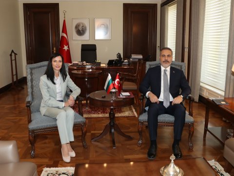 Fidan bolqarıstanlı həmkarı ilə görüşdü - FOTOLAR