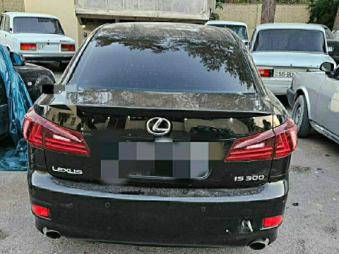 “Lexus”la toy karvanında avtoxuliqanlıq etdi, həbs edildi