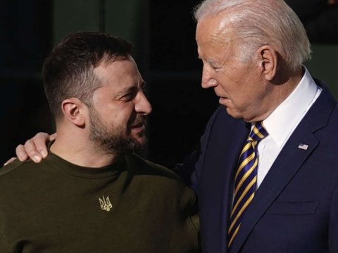 Bayden Zelenski ilə nələri müzakirə etdi?