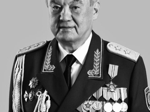 Sabiq nazir dünyasını dəyişdi