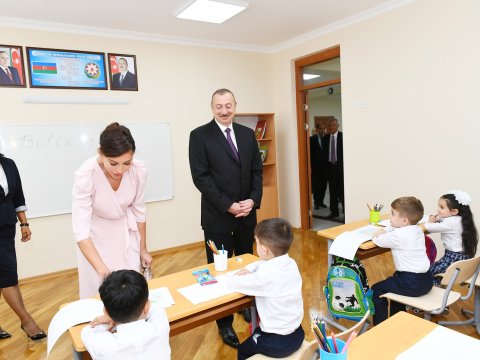 Mehriban Əliyeva təhsilə böyük diqqət göstərir - Müəllimlərin TƏBRİKİ