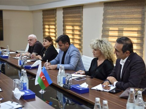 MEDİA-da xarici jurnalistlərlə görüş keçirilib - FOTOLAR
