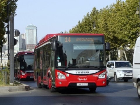 Tıxaca görə avtobuslar gecikir