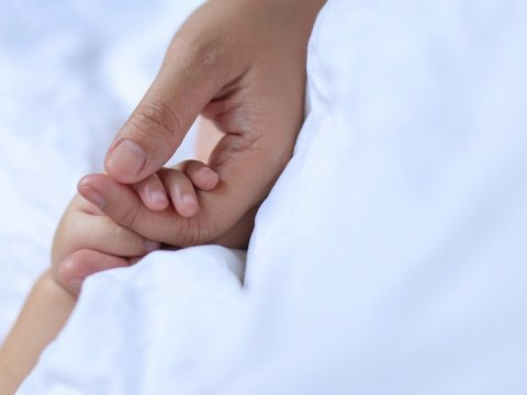 Xəstəxanada doğulan körpə evdə öldü