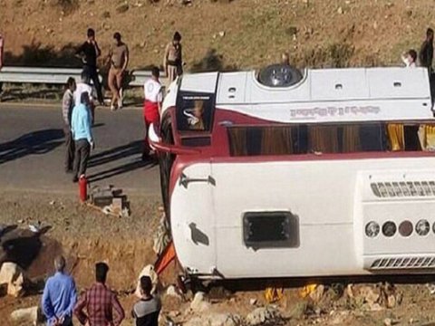 İranlı zəvvarlar İraqda qəzaya düşdü - Ölən və yaralananlar var