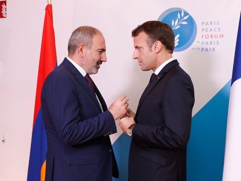 Makron Paşinyanla nələrdən danışdı...