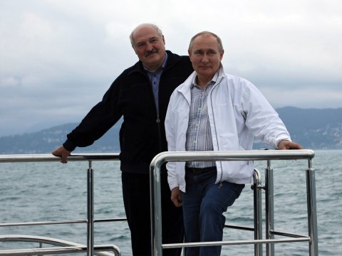 Putindən Lukaşenkoya təbrik - 69 yaşı olur...