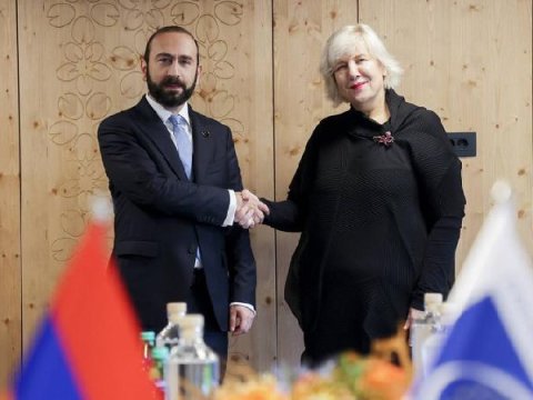 Mirzoyan Dünya Miyatoviçlə görüşdü