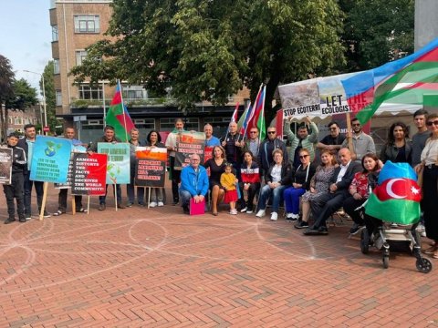 “Ermənistan, sülh sazişini imzala!” - İcmamız Haaqada aksiya keçirdi