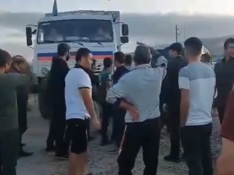 Qarabağda gərginlik: Ermənilər rusların Ağdama gəlməsinə mane oldu - VİDEO