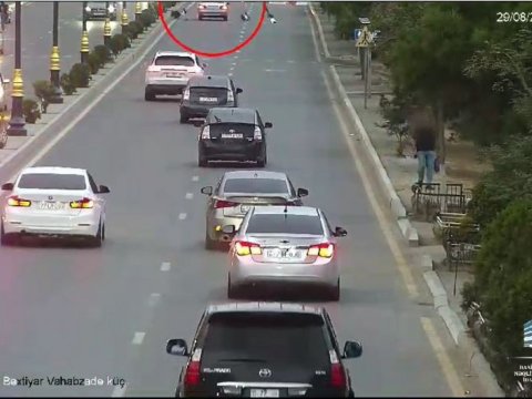 Bakıda maşınların piyadaları vurduğu anın görüntüləri yayıldı- VİDEO