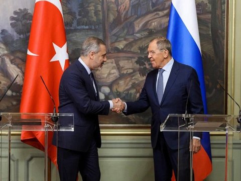 Fidan və Lavrov Krım tatarlarını müzakirə etdi 