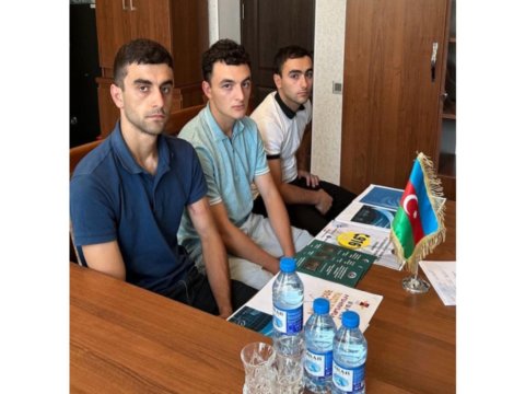 BQXK sərhəddə saxlanılan erməni futbolçularla görüşdü