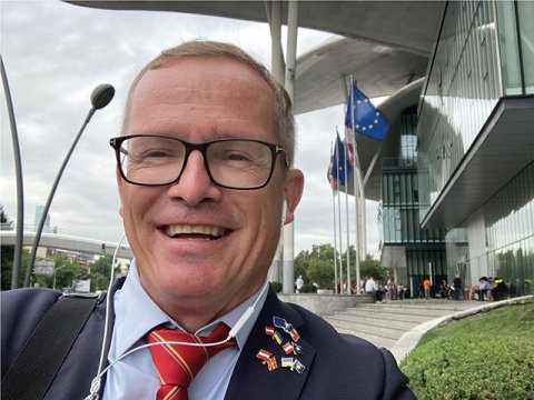 Felinger Ermənistanı NATO-ya qoşulmağa ÇAĞIRDI