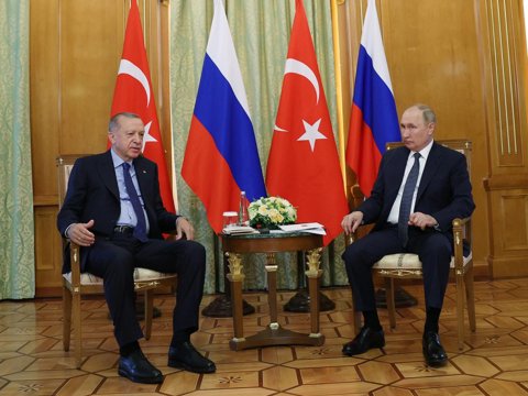 Putin Ərdoğana film göstərdi