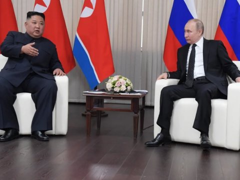 Kim Çen İn Rusiyaya GƏLİR