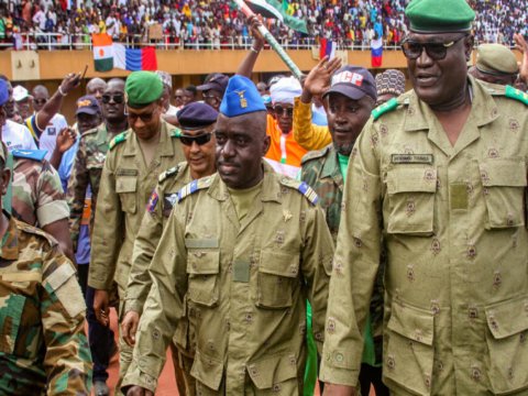 Niger çevrilişçilərindən Parisə sərt tələb - Qoşunlarını apar!