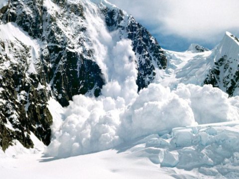 İranda qar uçqunu - Ölənlər var