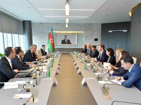 Avropa Bankı ilə əlaqələrin inkişafı müzakirə olundu 