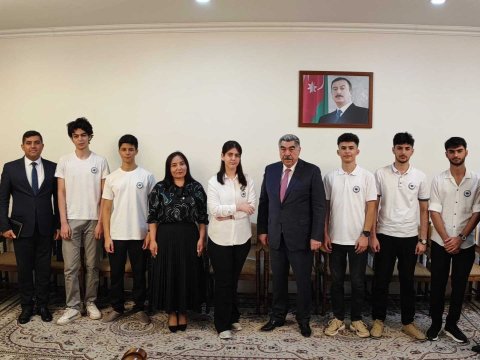 Hacıqabulda yüksək bal toplayan tələbələrlə görüş keçirilib