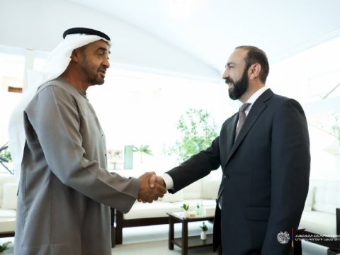 Mirzoyan BƏƏ prezidenti ilə görüşdü