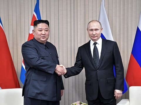 Putin Kim Çen Inı təbrik etdi
