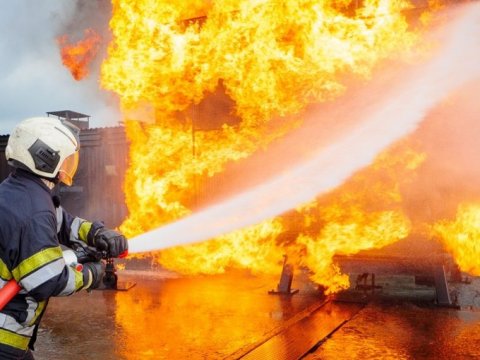 Bakıda çayxana yandı