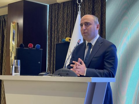 Azərbaycan dili imtahanında maksimum nəticə göstərən abituriyent esse yaza bilmir