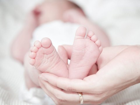 Salyanda küçədə yeni doğulmuş körpə TAPILDI