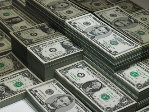 Gəlirlər artdı - Büdcədə 5 milyard dollardan çox profisit yarandı