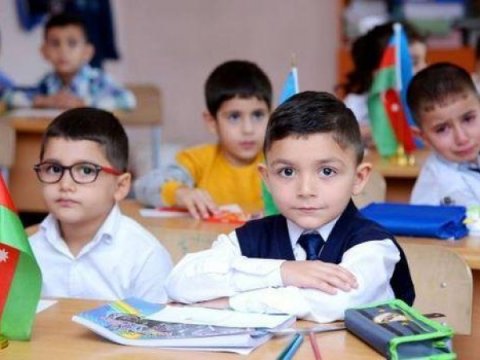 Təhsil naziri işdən ÇIXARILDI - FOTO