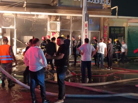 Mebel salonunda yanğın - Xəsarət alan var 