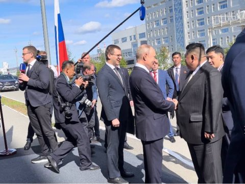 Putin Kim Çen İnlə görüşdü - VİDEO