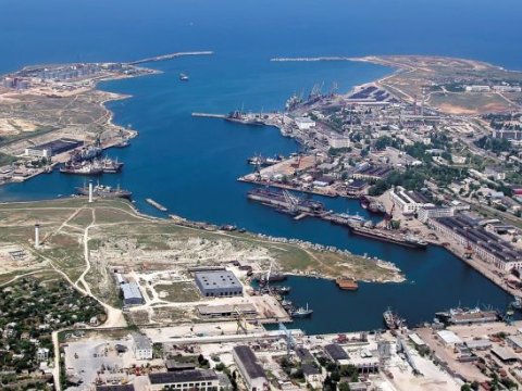 Krımdakı zavoda zərbələr endirildi - 2 gəmi zədələnib, 24 yaralı var