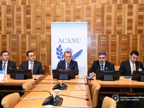 Ceyhun Bayramov xarici jurnalistlərə regiondakı vəziyyət barədə məlumat verdi