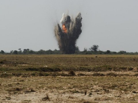 Laçında mina partladı